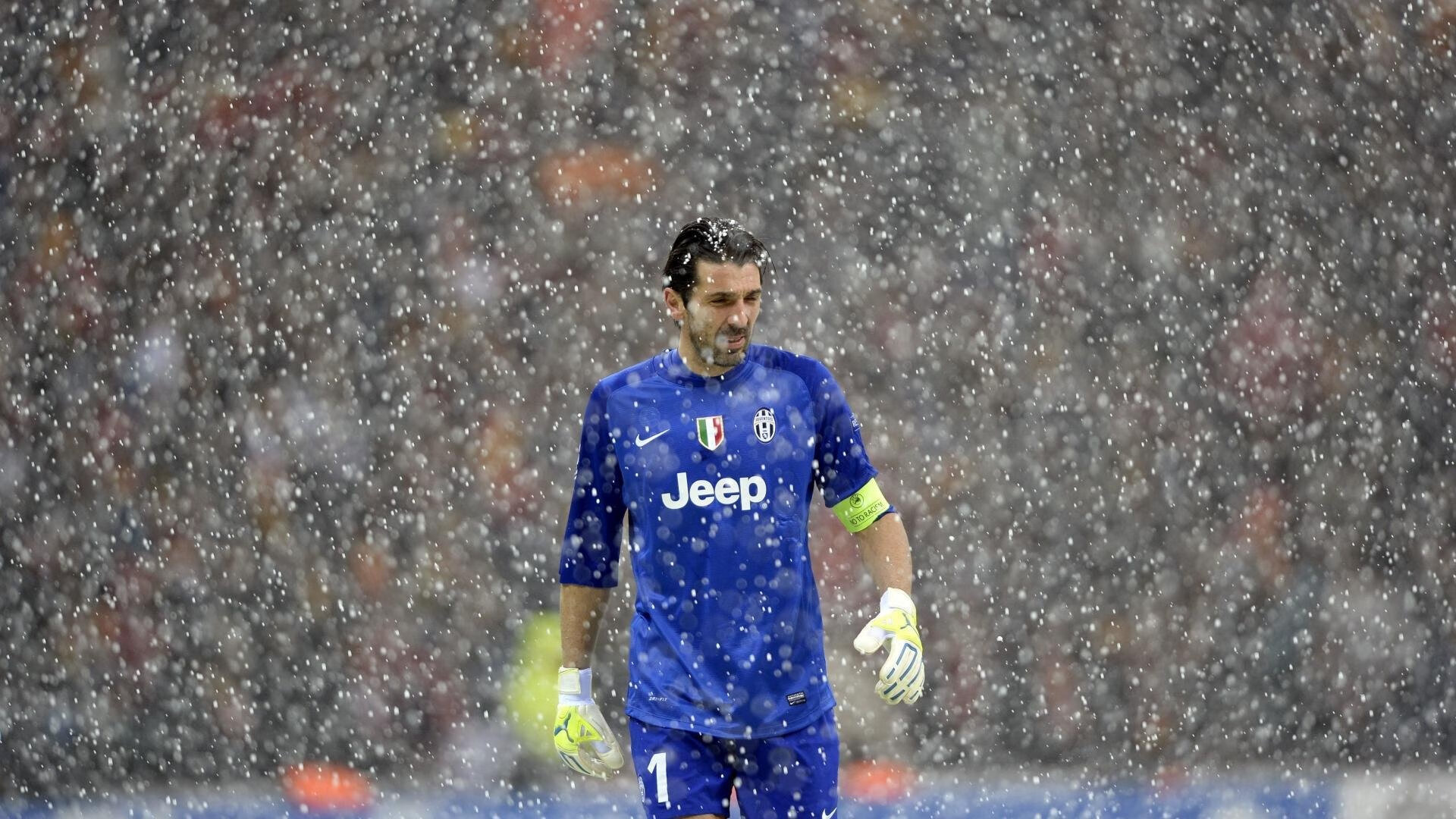 C罗社交平台晒训练照回应质疑，c罗的社交平台